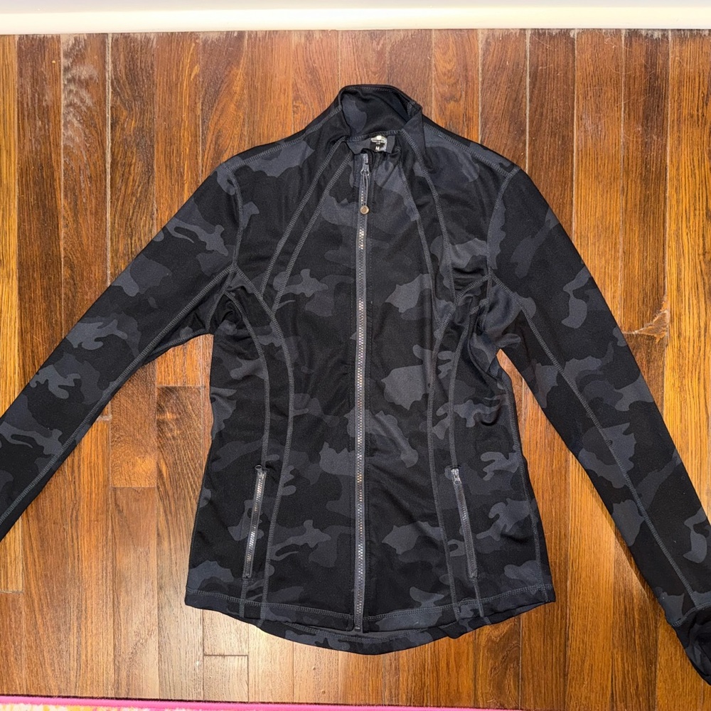 Women's Yogalicious Black Camo Jacket